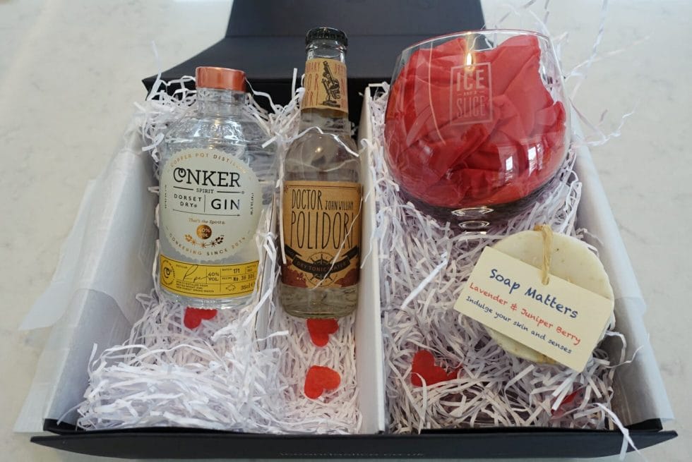 The open gin spa gift box with Conker gin