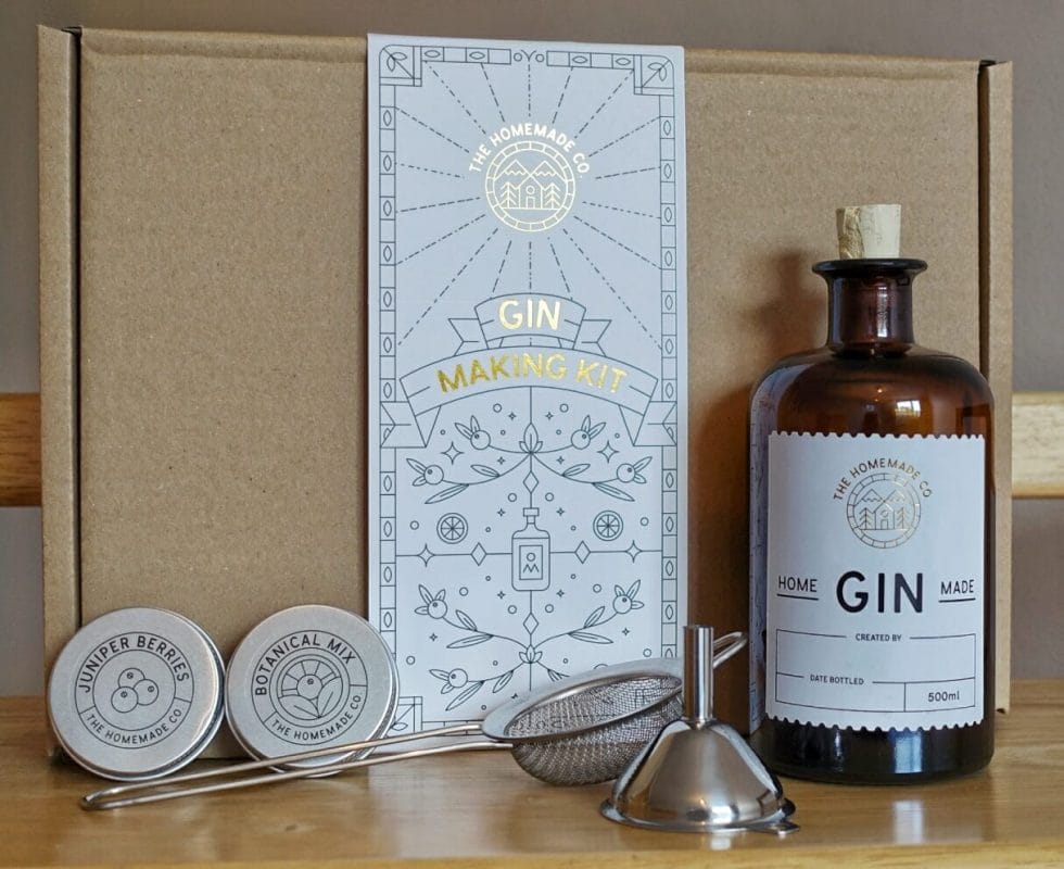 The contents of the gin making kit in front of the presentation box