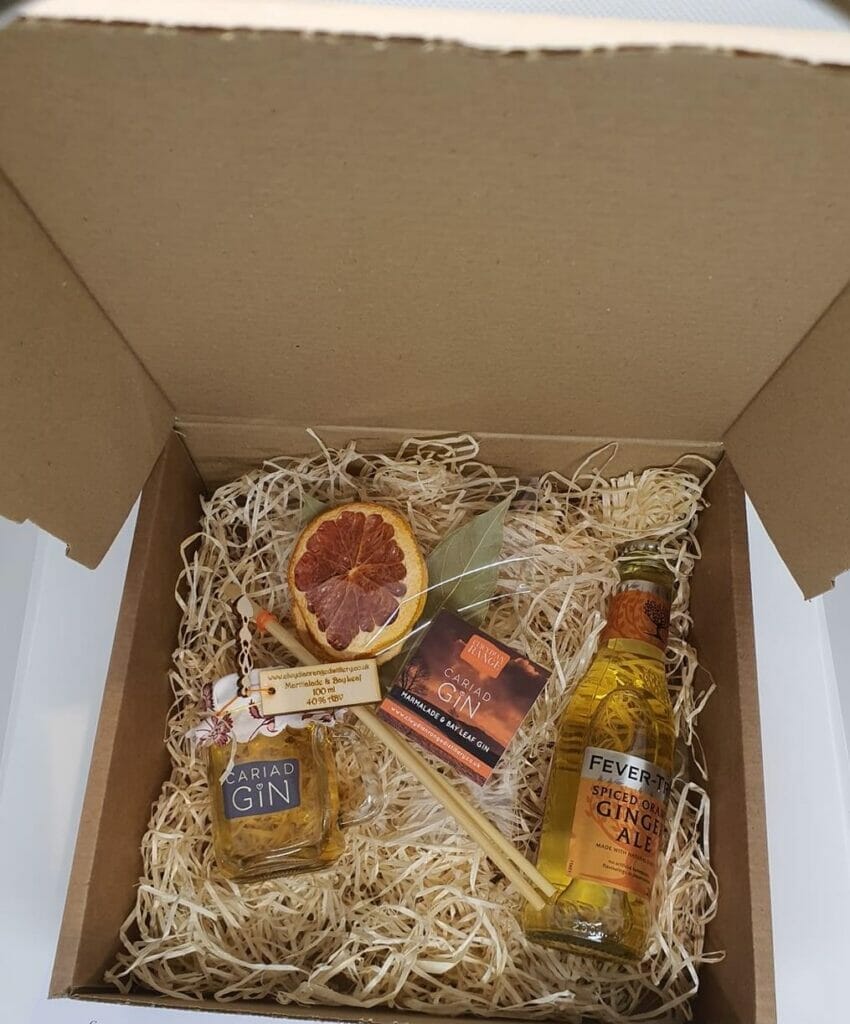 Cariad gin gift box