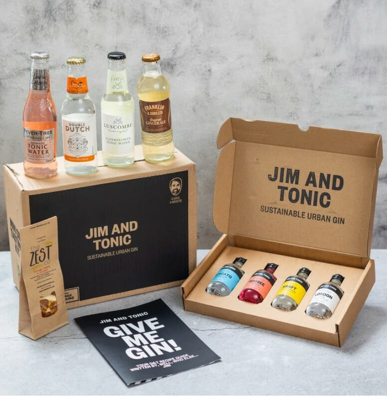 Presentation box with 4 gin minis, 4 matching tonics and garnish pack